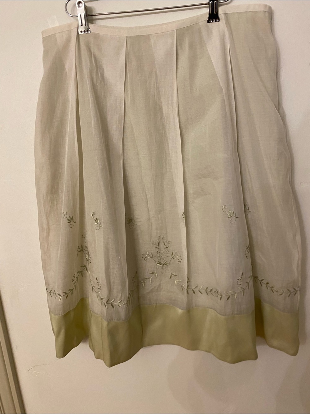 Ann Taylor Cream Skirt with Light Green Border and Embroidery